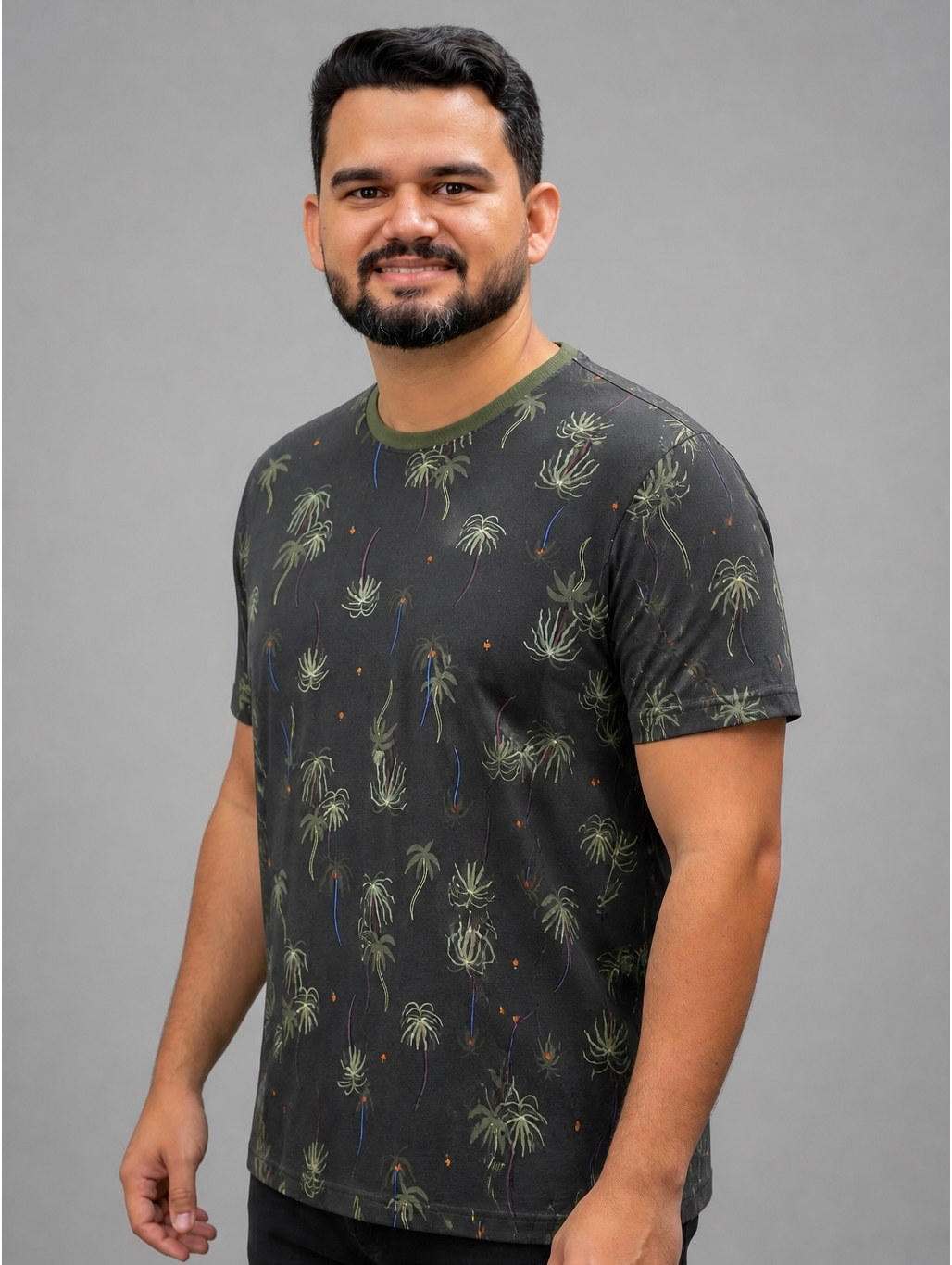 T-SHIRT ESTAMPA DIGITAL BLACK JACK - MARINHO REF.0133 — Verde Militar